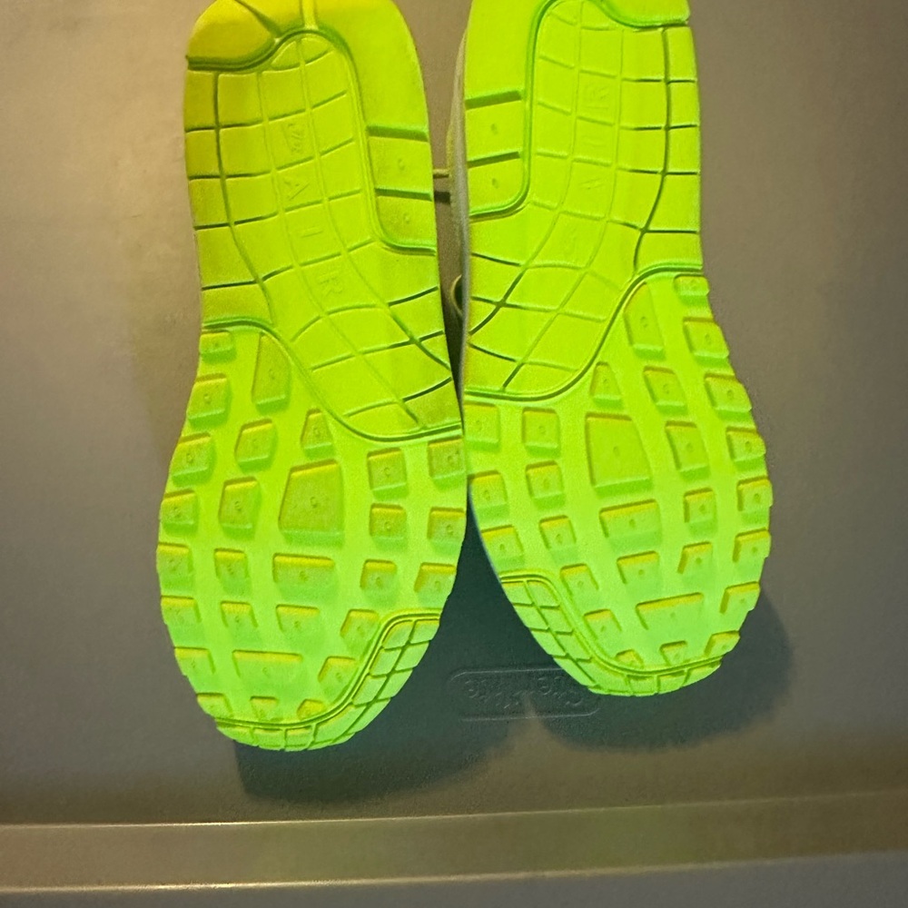 Nike Sneakers in Neon Yellow - Picture 3 of 3